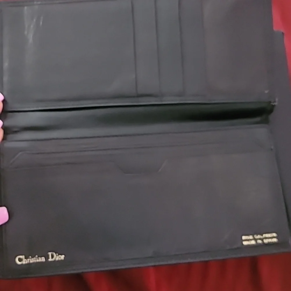 Christian Dior slim wallet(vintage) has wrinkles